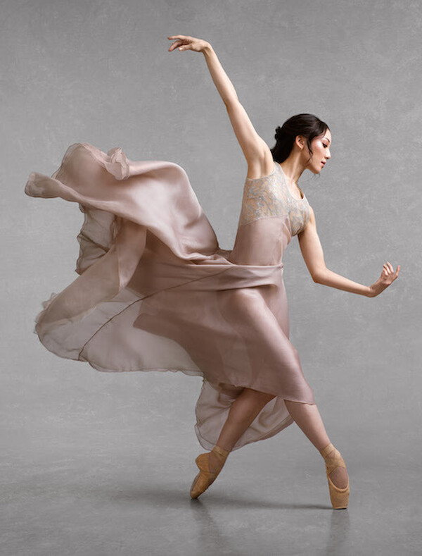Luna Sasaki Photo Eluvier Acosta