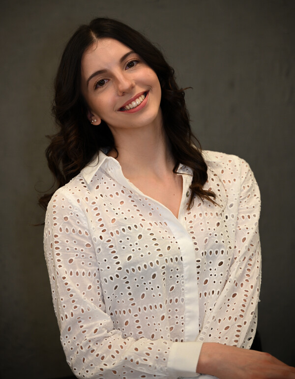 Paloma Bonnin Headshots